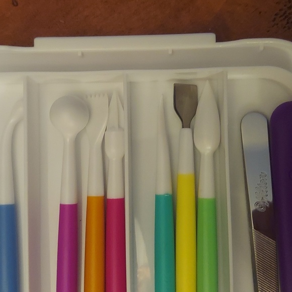 WILTON | FONDANT TOOL SET - Picture 3 of 5